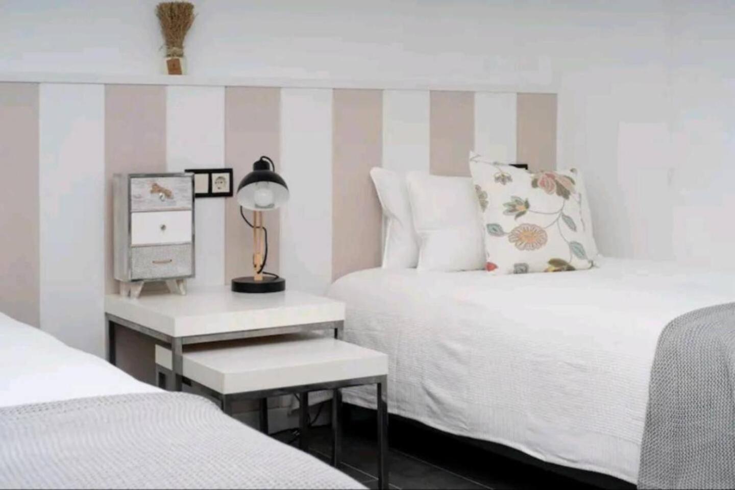 Stylish & Fully Furnished 3 Bedrooms Flat -4 Min Walk To Beautiful Beach Alicante Eksteriør bilde