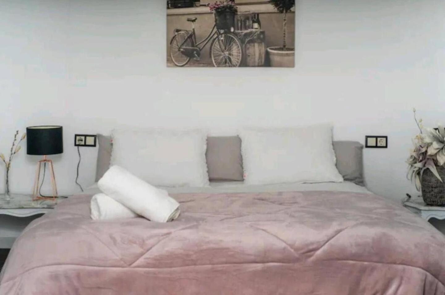 Stylish & Fully Furnished 3 Bedrooms Flat -4 Min Walk To Beautiful Beach Alicante Eksteriør bilde