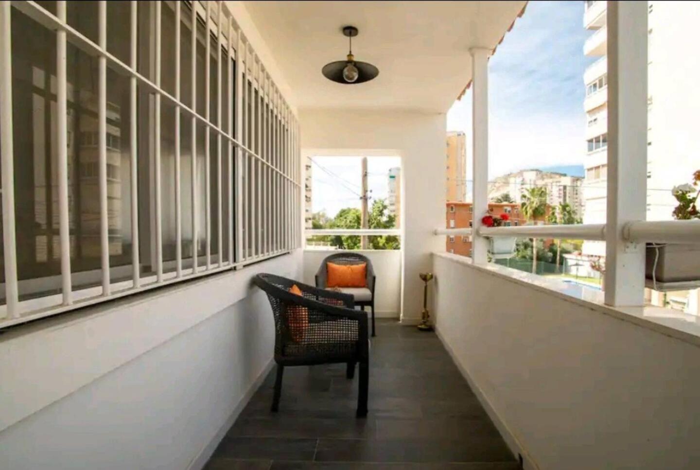 Stylish & Fully Furnished 3 Bedrooms Flat -4 Min Walk To Beautiful Beach Alicante Eksteriør bilde